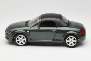 Audi TT 8N Roadster Žalias Revell 1:18 8979 Metalas - nuotrauka 4 iš 8