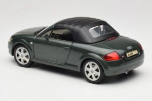 Audi TT 8N Roadster Žalias Revell 1:18 8979 Metalas - nuotrauka 7 iš 8
