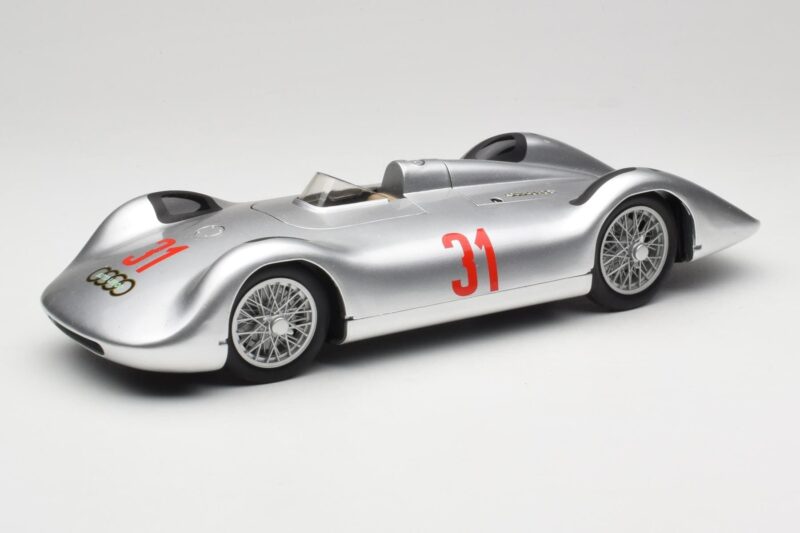 Auto Union Typ C Stromlinie #31 B. Rosemeyer 1937 Sidabrinis Revell 1:18 08436 Metalas