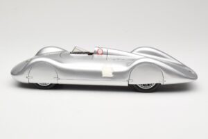 Auto Union Type C Streamliner #72 B. Rosemeyer World Record 1937 Revell 1:18 08420 Metalas - nuotrauka 3 iš 6