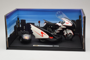 Batcycle & Sidecar Batman TV Series Hot Wheels 1:18 R0006 Metalas