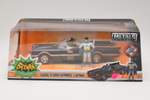 Batmobile Su Batman Figūrėle Metals Diecast 1:24 98259 Metalas