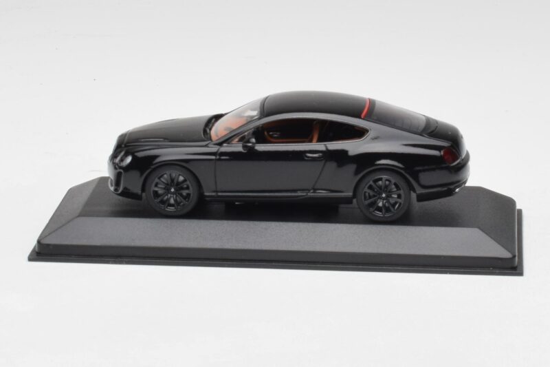 Bentley Continental GT Juodas Su Juodais Ratais Minichamps 1:43 BENTLEY002 Metalas