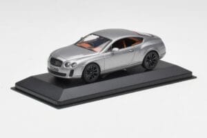 Bentley Continental GT Pilkas Su Juodais Ratais Minichamps 1:43 BENTLEY001 Metalas - nuotrauka 2 iš 4