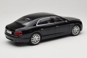 Bentley Flying Spur W12 Diamond Black Kyosho 1:18 08891DBK Metalas - nuotrauka 3 iš 8