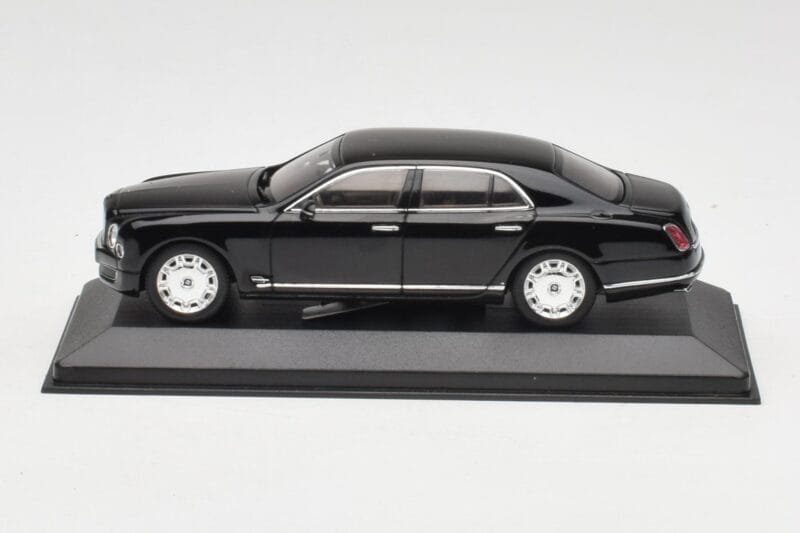 Bentley Mulsanne Juodas Minichamps 1:43 436139900 Metalas