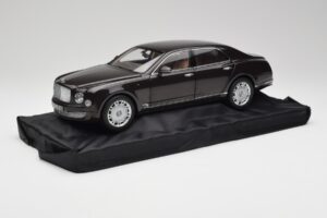 Bentley Mulsanne Burnt Oak Minichamps 1:18 100139905 Metalas