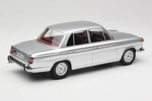 BMW 1800 Ti Sidabrinis Minichamps 1:18 107024000 Derva - nuotrauka 2 iš 6