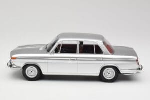 BMW 1800 Ti Sidabrinis Minichamps 1:18 107024000 Derva - nuotrauka 3 iš 6