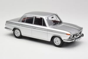 BMW 1800 Ti Sidabrinis Minichamps 1:18 107024000 Derva - nuotrauka 4 iš 6