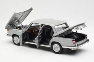 BMW 1800 TiSA Bernina Pilkas AUTOart 1:18 70621 Metalas - nuotrauka 5 iš 8