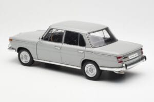 BMW 1800 TiSA Bernina Pilkas AUTOart 1:18 70621 Metalas - nuotrauka 7 iš 8