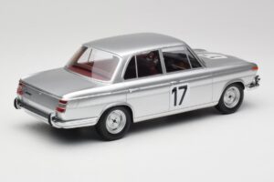 BMW 2000 Ti #17 J. Ickx / H. Hahne 24 Hours of Spa 1966 Winners Minichamps 1:18 107662517 Derva - nuotrauka 2 iš 6