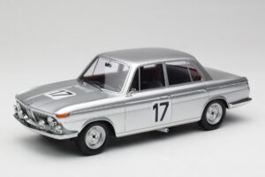 BMW 2000 Ti #17 J. Ickx / H. Hahne 24 Hours of Spa 1966 Winners Minichamps 1:18 107662517 Derva