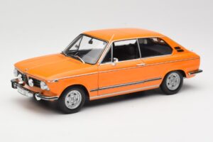 BMW 2000 Tii Touring Oranžinis Minichamps 1:18 80430145824 Metalas