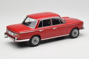 BMW 2000 121 Raudonas MCG 1:18 MCG18543 Metalas - nuotrauka 2 iš 6