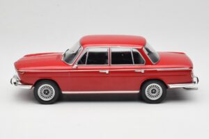 BMW 2000 121 Raudonas MCG 1:18 MCG18543 Metalas - nuotrauka 3 iš 6
