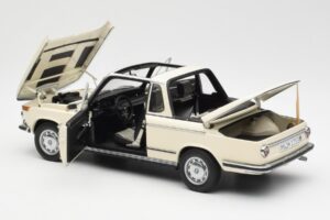 BMW 2002 Baur Kabrioletas E10 Chamonix Baltas AUTOart 1:18 70532 Metalas - nuotrauka 5 iš 8