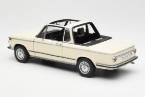 BMW 2002 Baur Kabrioletas E10 Chamonix Baltas AUTOart 1:18 70532 Metalas - nuotrauka 7 iš 8