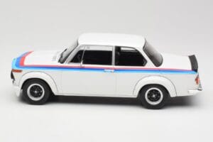 BMW 2002 E10 Turbo Baltas MCG 1:18 MCG18408R Metalas - nuotrauka 3 iš 6
