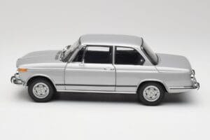 BMW 2002 Tii Polaris Sidabrinis AUTOart 1:18 80430146517 Metalas - nuotrauka 4 iš 8