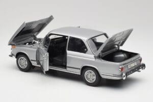 BMW 2002 Tii Polaris Sidabrinis AUTOart 1:18 80430146517 Metalas - nuotrauka 5 iš 8
