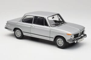 BMW 2002 Tii Polaris Sidabrinis AUTOart 1:18 80430146517 Metalas - nuotrauka 6 iš 8