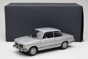 BMW 2002 Tii Polaris Sidabrinis AUTOart 1:18 80430146517 Metalas - nuotrauka 8 iš 8