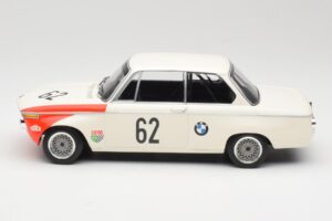 BMW 2002 tiK BMW AG #1 H. Hahne / D. Quester Class Winner Guards International 6 Hours Brands Hatch 1969 Minichamps 1:18 1556 - nuotrauka 3 iš 6