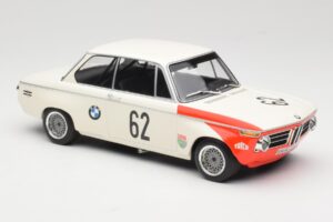 BMW 2002 tiK BMW AG #1 H. Hahne / D. Quester Class Winner Guards International 6 Hours Brands Hatch 1969 Minichamps 1:18 1556 - nuotrauka 4 iš 6