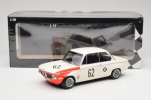 BMW 2002 tiK BMW AG #1 H. Hahne / D. Quester Class Winner Guards International 6 Hours Brands Hatch 1969 Minichamps 1:18 1556 - nuotrauka 6 iš 6