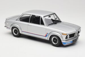 BMW 2002 Turbo E10 Sidabrinis Minichamps 1:18 155026201 Metalas - nuotrauka 4 iš 6