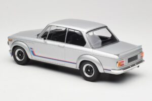 BMW 2002 Turbo E10 Sidabrinis Minichamps 1:18 155026201 Metalas - nuotrauka 5 iš 6
