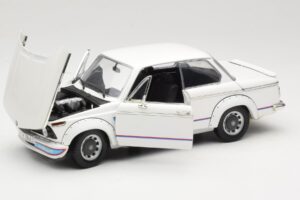 BMW 2002 Turbo E10 Baltas Anson 1:18 30393 Metalas - nuotrauka 2 iš 8