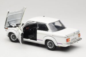 BMW 2002 Turbo E10 Baltas Anson 1:18 30393 Metalas - nuotrauka 5 iš 8