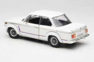 BMW 2002 Turbo E10 Baltas Anson 1:18 30393 Metalas - nuotrauka 7 iš 8