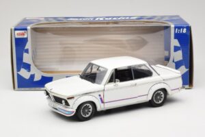 BMW 2002 Turbo E10 Baltas Anson 1:18 30393 Metalas - nuotrauka 8 iš 8