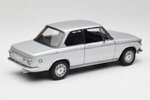 BMW 2002tii Sidabrinis AUTOart 1:18 80430151479 Metalas - nuotrauka 3 iš 8