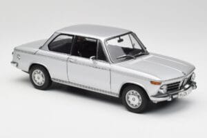 BMW 2002tii Sidabrinis AUTOart 1:18 80430151479 Metalas - nuotrauka 6 iš 8