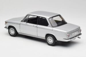 BMW 2002tii Sidabrinis AUTOart 1:18 80430151479 Metalas - nuotrauka 7 iš 8