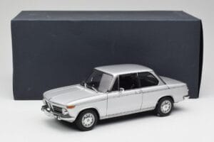 BMW 2002tii Sidabrinis AUTOart 1:18 80430151479 Metalas - nuotrauka 8 iš 8