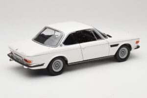 BMW 3.0 CSi E9 Baltas Minichamps 1:18 180029026 Metalas - nuotrauka 3 iš 8