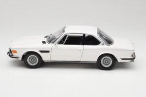 BMW 3.0 CSi E9 Baltas Minichamps 1:18 180029026 Metalas - nuotrauka 4 iš 8