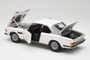 BMW 3.0 CSi E9 Baltas Minichamps 1:18 180029026 Metalas - nuotrauka 5 iš 8