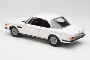 BMW 3.0 CSi E9 Baltas Minichamps 1:18 180029026 Metalas - nuotrauka 7 iš 8
