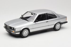 BMW 323i E21 Sidabrinis Minichamps 1:18 155026001 Metalas