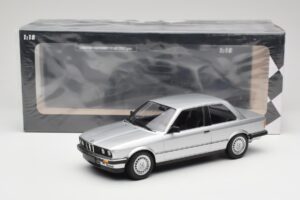 BMW 323i E21 Sidabrinis Minichamps 1:18 155026001 Metalas - nuotrauka 6 iš 6