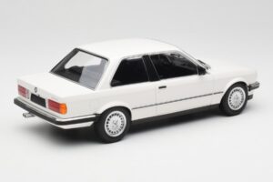 BMW 323i E21 Baltas Minichamps 1:18 155026005 Metalas - nuotrauka 2 iš 6