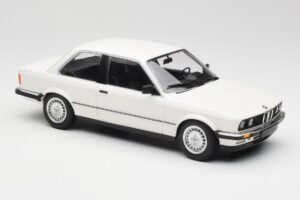 BMW 323i E21 Baltas Minichamps 1:18 155026005 Metalas - nuotrauka 4 iš 6