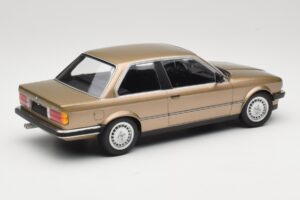 BMW 323i E30 Brown Metallic Minichamps 1:18 155026004 Metalas - nuotrauka 2 iš 6